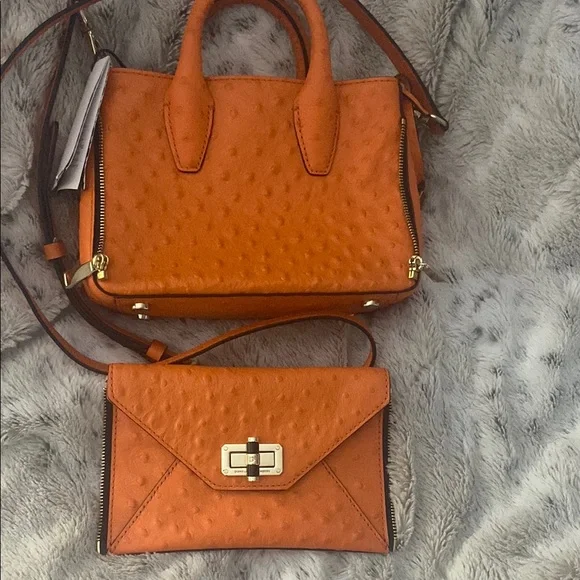 🧡 Adorable DVF Bag!! 🧡 Perfect for Spring!! 🧡 - Picture 4 of 16